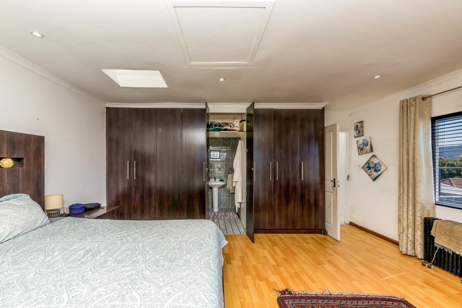 6 Bedroom Property for Sale in Walmer Estate Western Cape